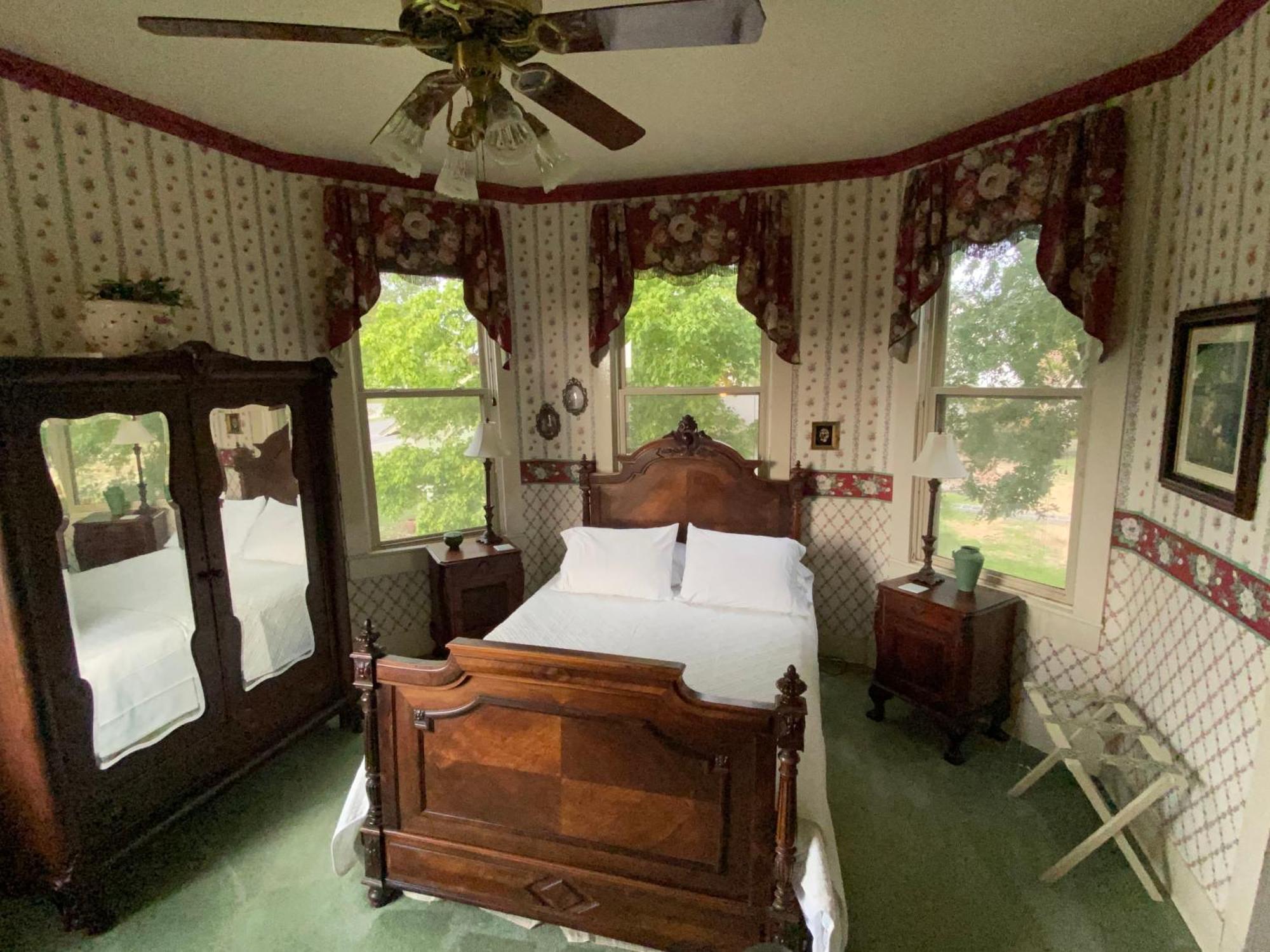 Four Winds Victorian Venue & Suites Bonham Exteriör bild