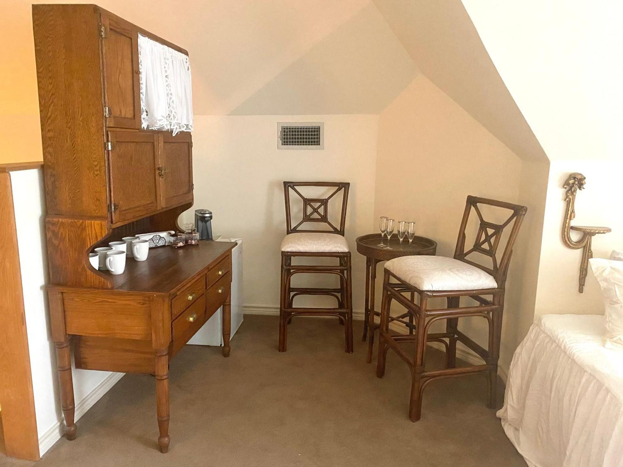 Four Winds Victorian Venue & Suites Bonham Rum bild