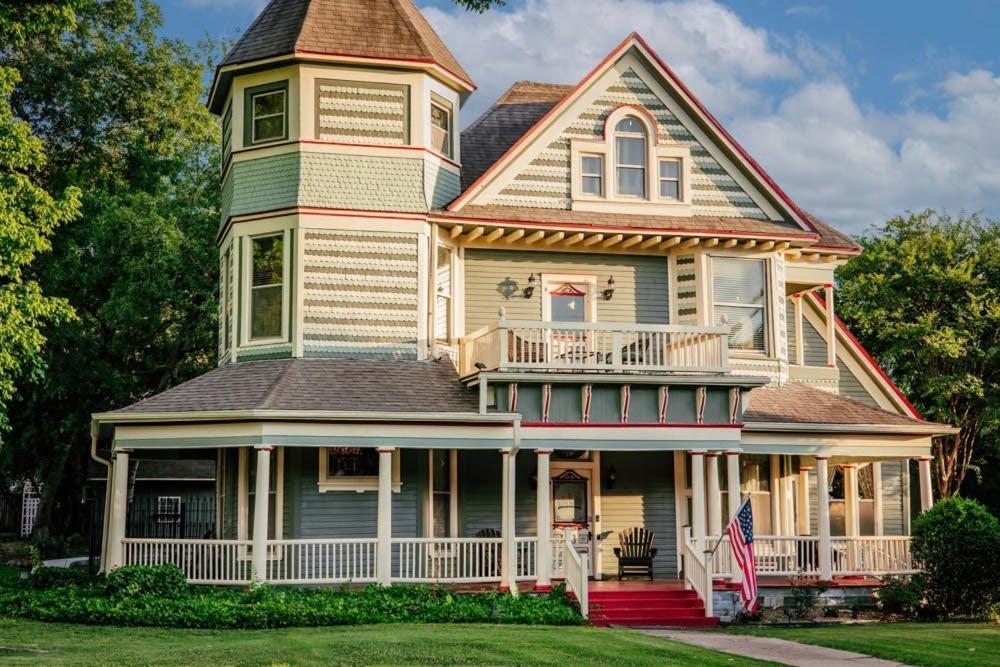 Four Winds Victorian Venue & Suites Bonham Exteriör bild